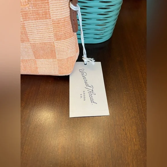 NWT Universal Thread Checkered Addison Crossbody Bag in Orange - Picture 10 of 10